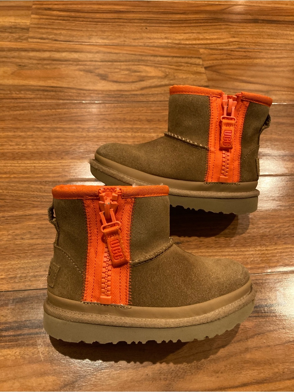 UGG Kids Classic Clear Mini Suede Bootie Brown/Orange Zip US 10 EU 27.5